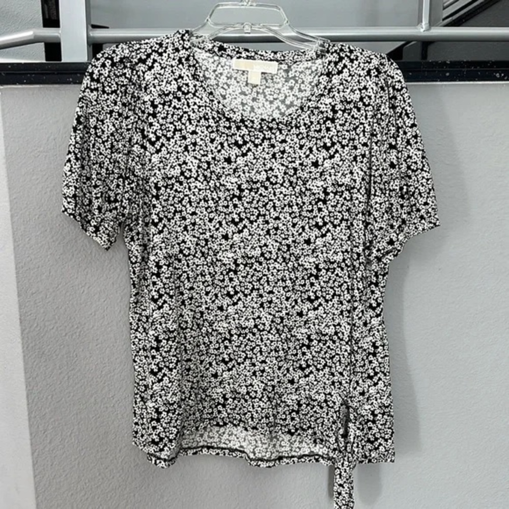 Michael kors black and white flower print waist tie shirt
